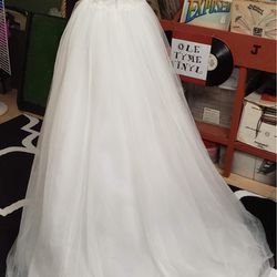 David’s Bridal Size 2 Wedding Dress  Thumbnail