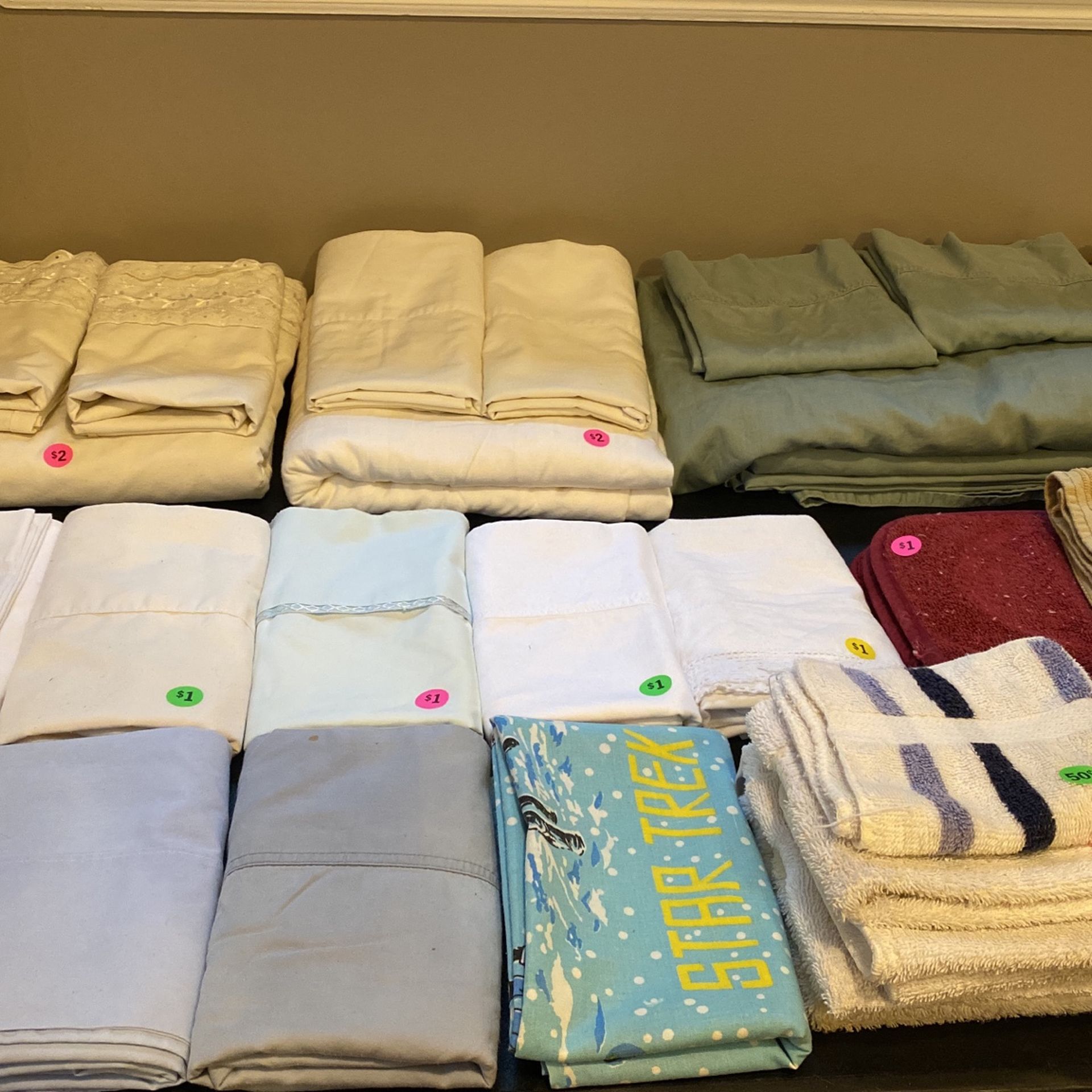Sheets - Towels - Tablecloths