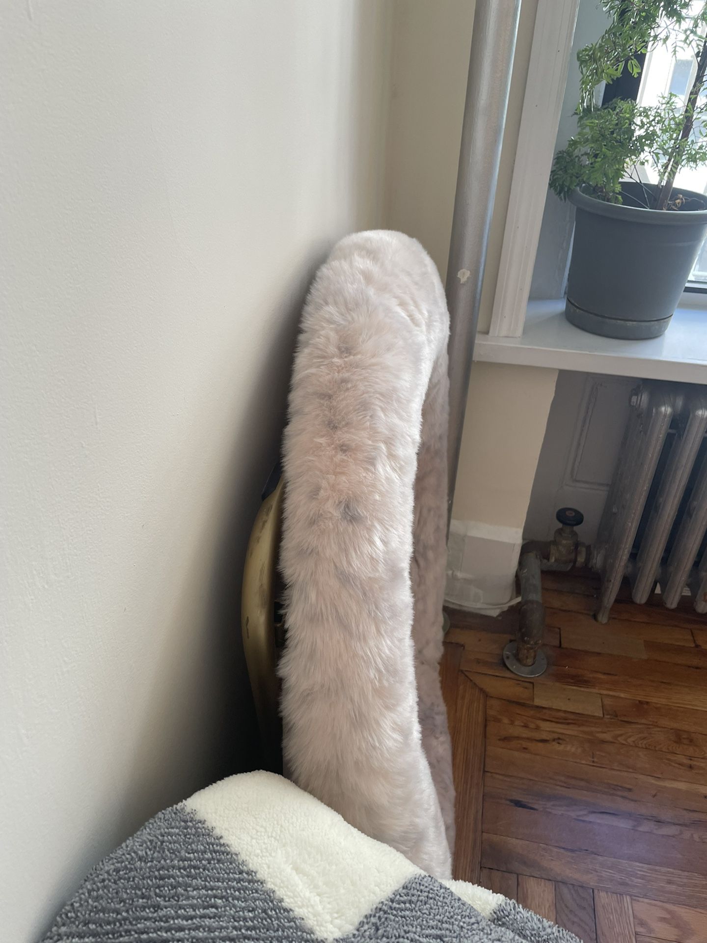 Pink Leopard Faux Fur Hang-A-Round Chair