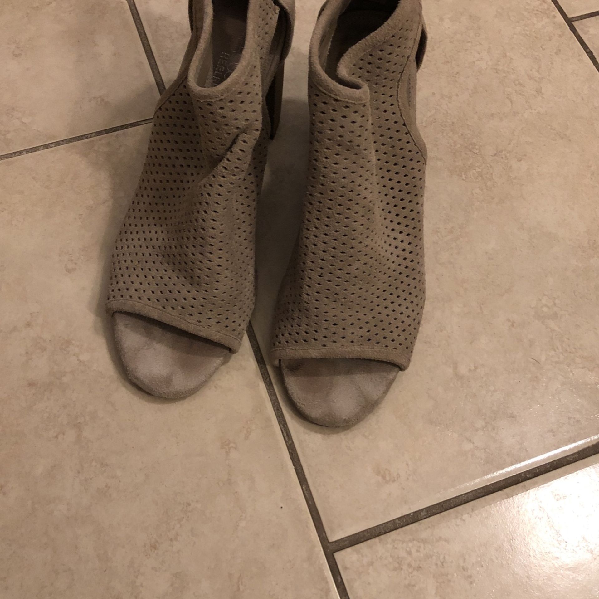 Women’s Shoes,flats,heels,flip flops