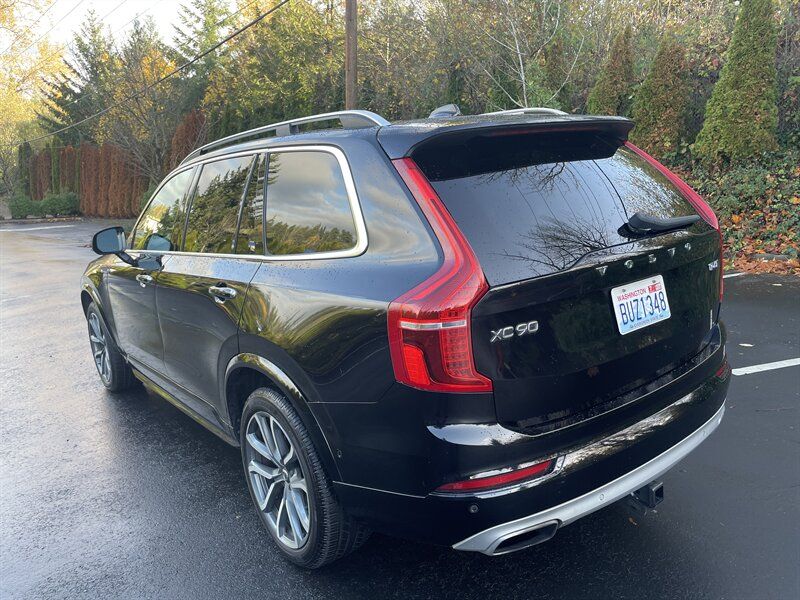 2019 Volvo XC90 T6 Momentum