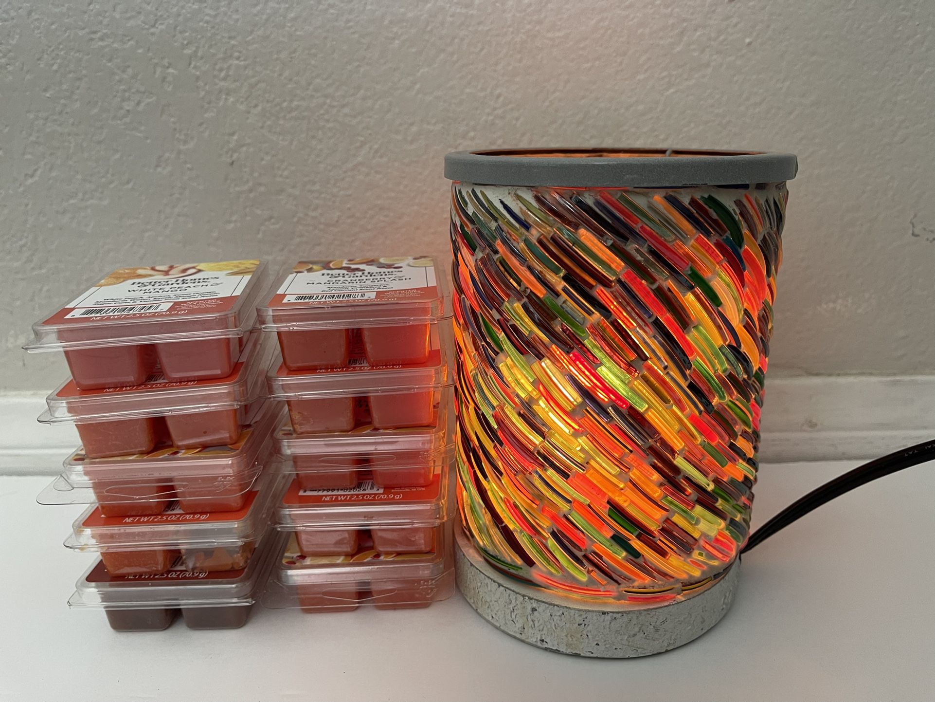 Scentsy 7x5in Lamp Wax Burning Warmer & 10 Assorted Melts Packages