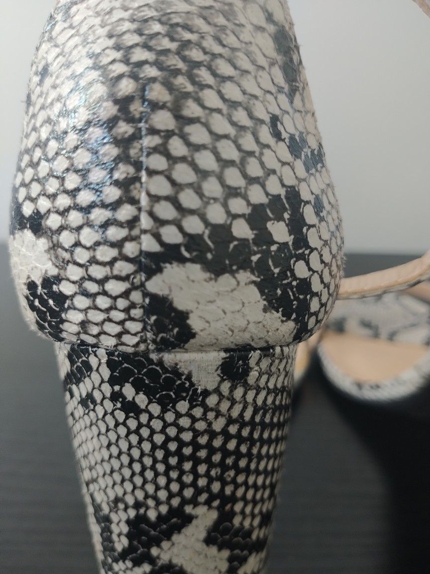 Classy Summer Shoes Size 9