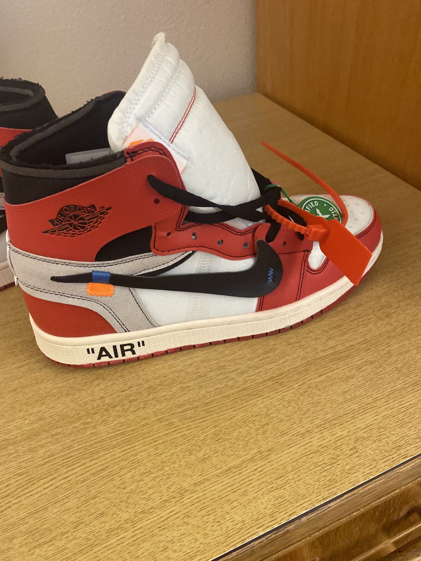 Jordan 1 Retro High Off-White Chicago