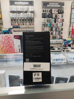 Samsung Galaxy S22/ 128Gb/ Unlocked/ $1,349 Cash Price!! Finance Available!  Thumbnail