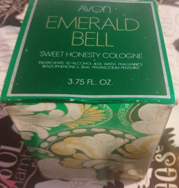 1977 VINTAGE AVON EMERALD BELL DECANTER W/SWEET HONESTY COLOGNE 3.75 FL OZ