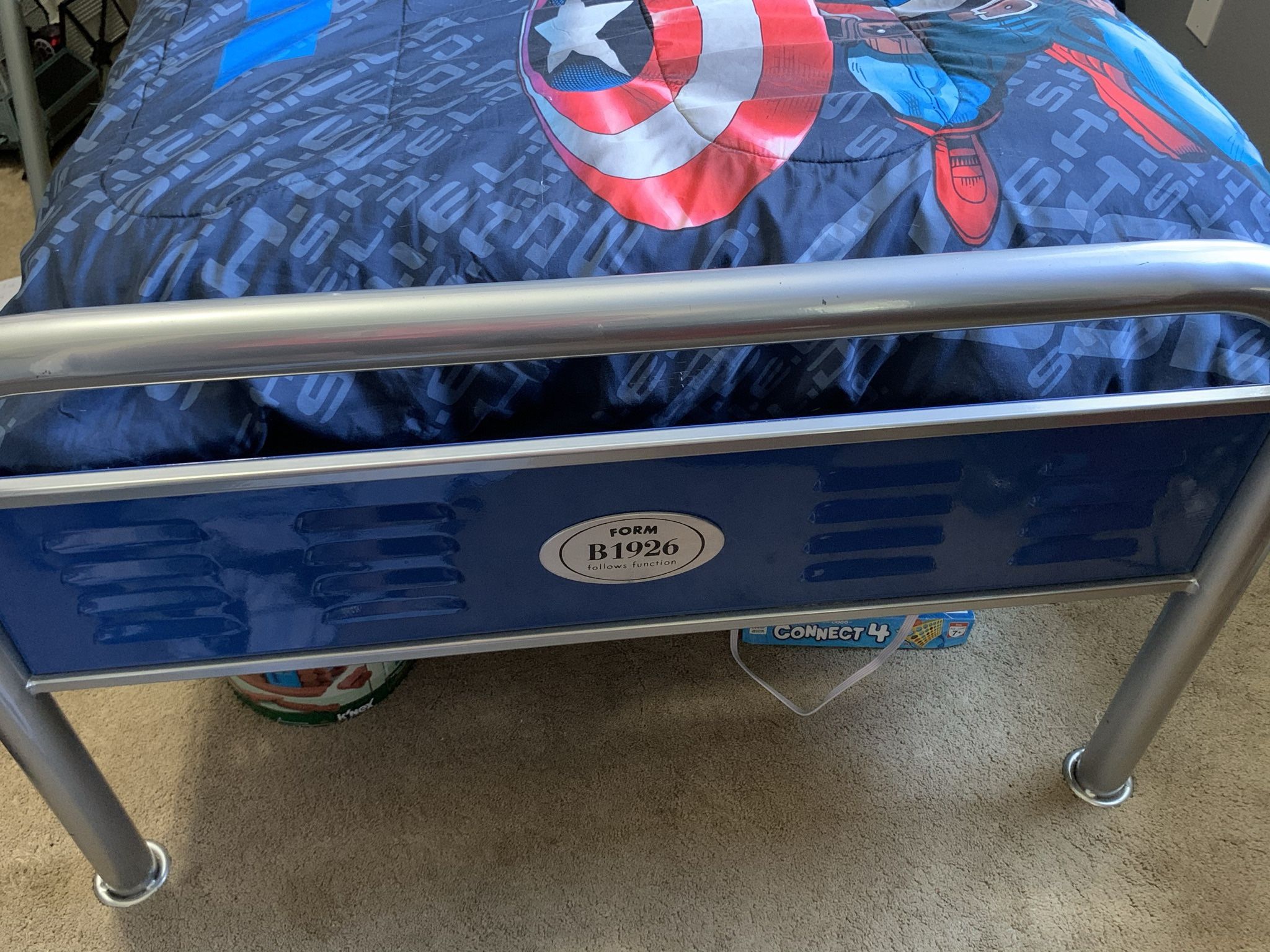 Locker Style Twin Bed/2night Stands