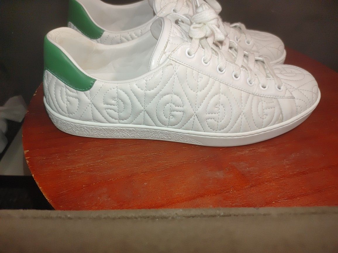Men's Gucci Shoes Size 9