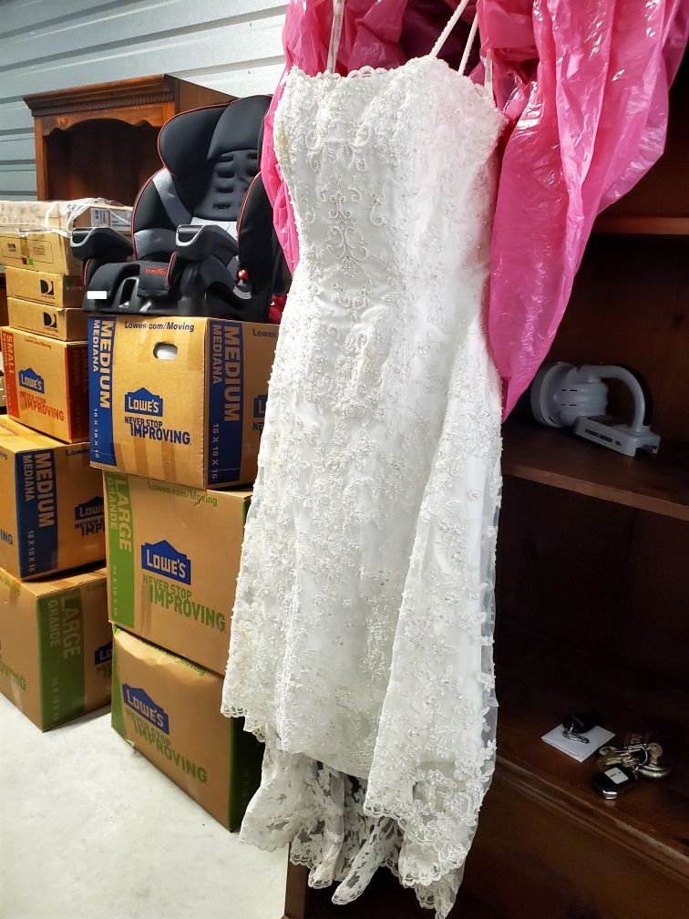 Wedding dress