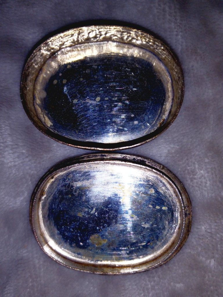 Ancient JAPANESE PILL BOX MADE OF STEEL