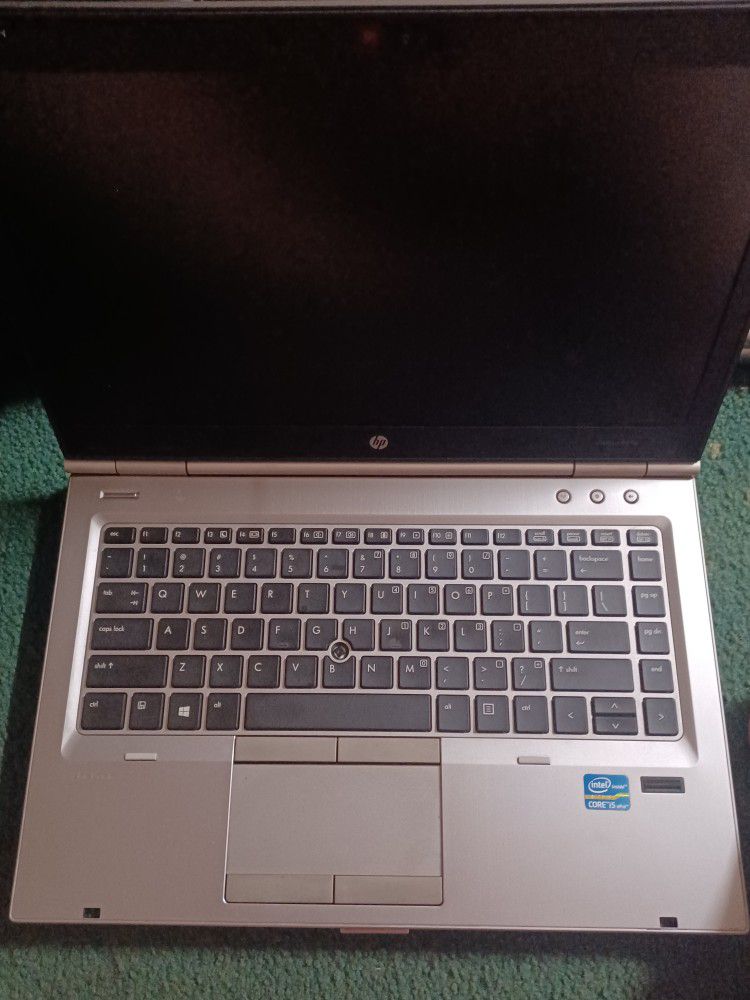 Laptop HP EliteBook With Windows 10 On It 