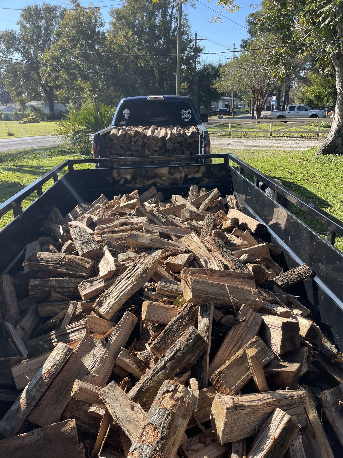 Selling Oak Firewood 10$ a Bundle 