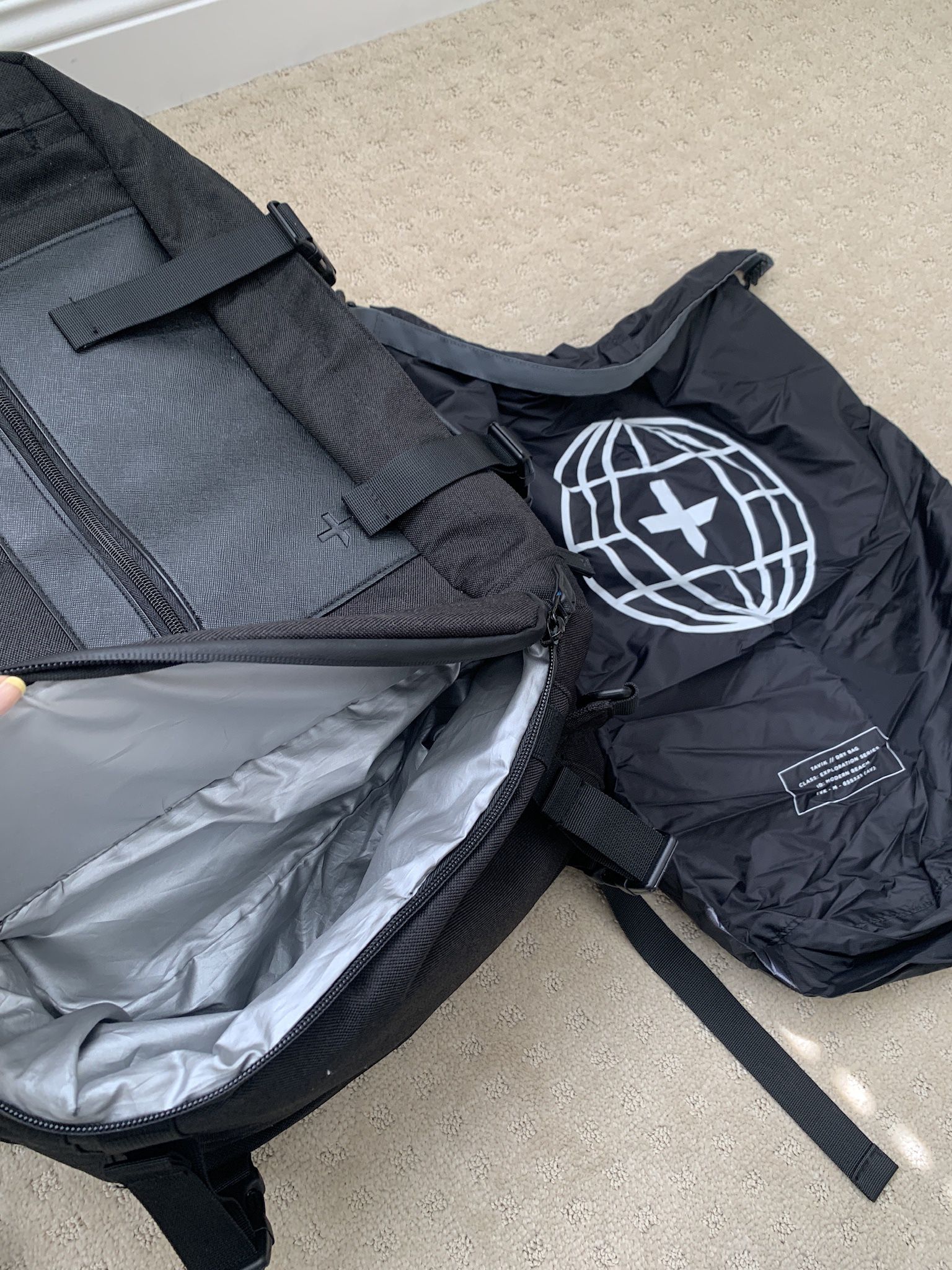 brand new tavik sett travel/hiking black backpack duffle