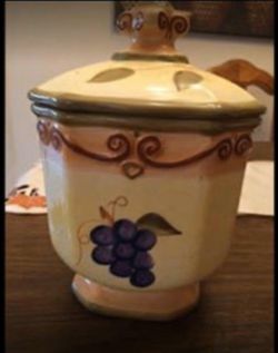 Ceramic Storage / Cookie Jar Thumbnail