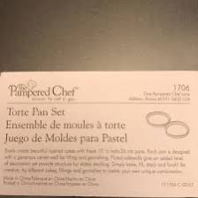 Pampered Chef Torte Pan set