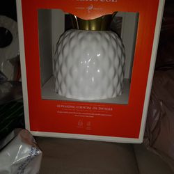 Brand New Beautiful Pineapple Shaped ultrasonic Essential Oil Diffuser.   Thumbnail
