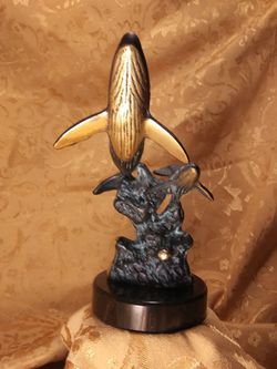 Humpbacks Whale and Baby Art Sculpture with Solid Brass with Classic Bronze Finish S.P.I. GALLERY
6"H 4"W 3"D
Weight: 1.680lbs.
Realistic, colorful .. Thumbnail