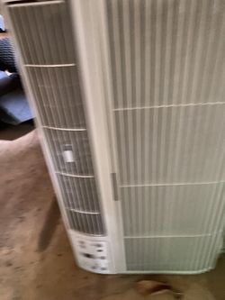 Fridgidare 12000 BTU Air Conditioner Thumbnail