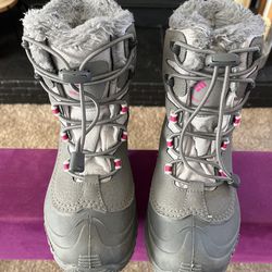 Columbia Winter/Snow boots Big girls Size 2 Grey Thumbnail