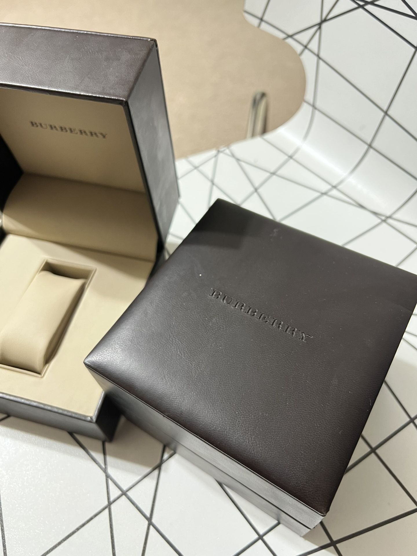 Burberry Original Leather Watch Box Empty 2