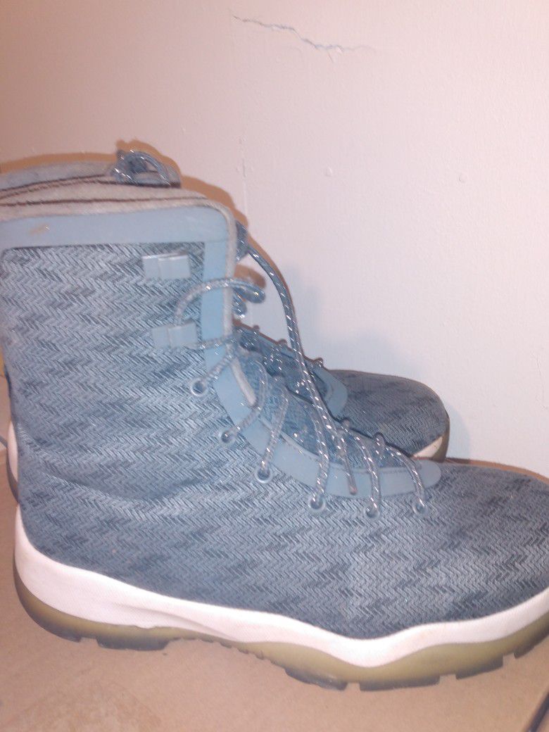 Jordan Future Boots Size 8.5