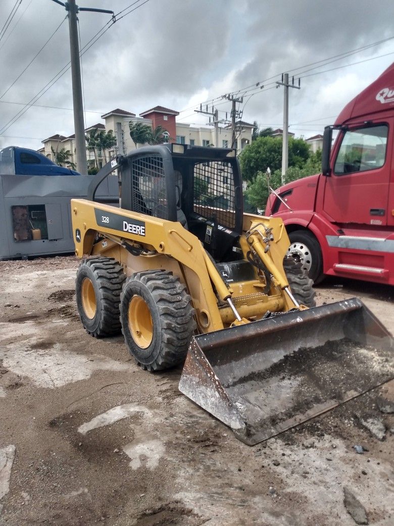 2008 John Deere Skid Steer 328 $17,000