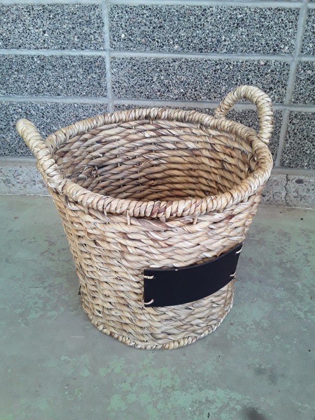 Natural Woven Basket / Plant Pot