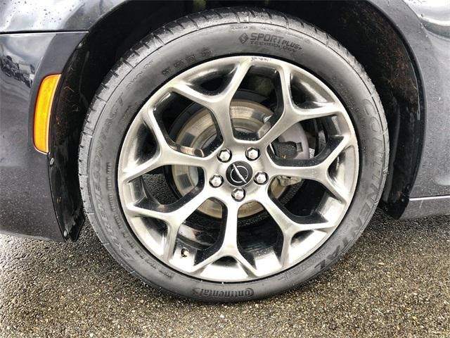 2017 Chrysler 300