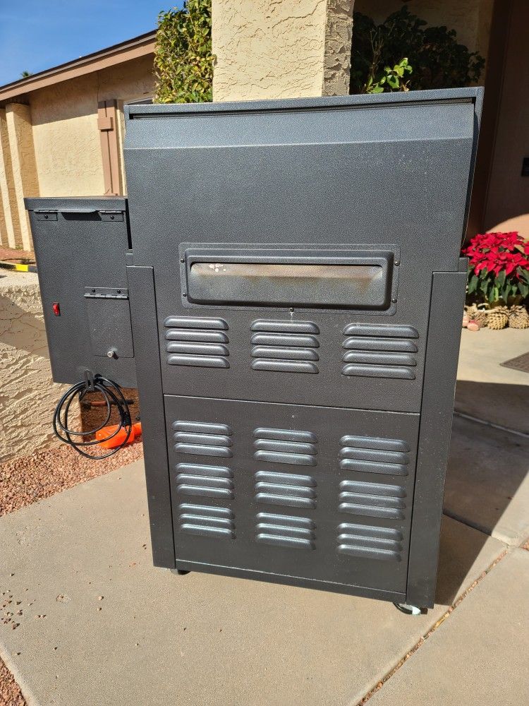 Traeger Silverton 620 Smoker Cover, Drip Trays, and Pellets for Sale