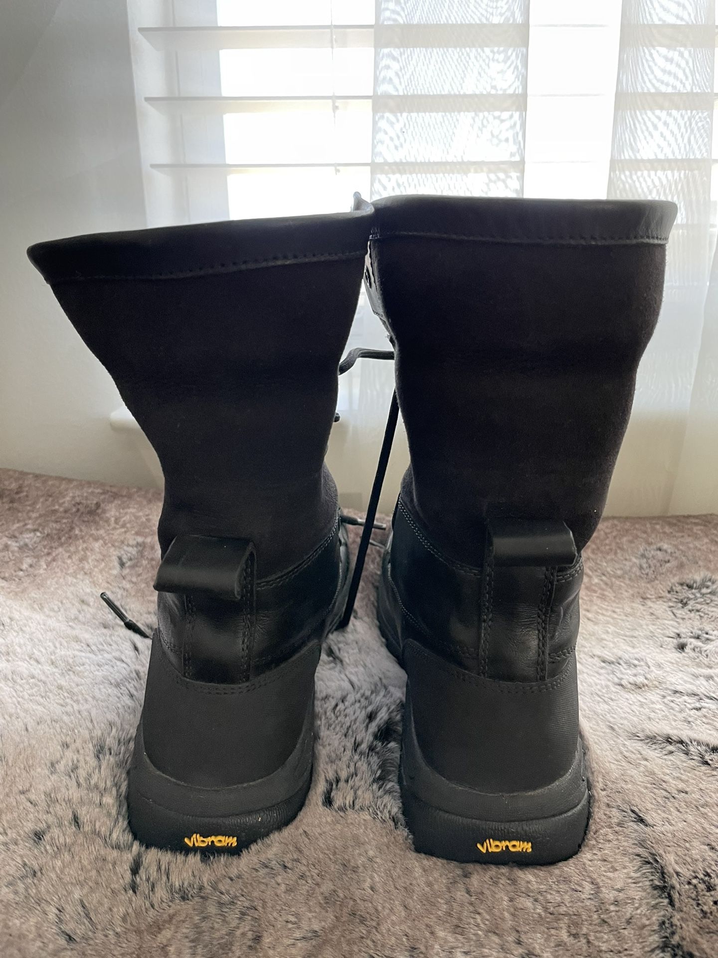 UGG -Black Boots