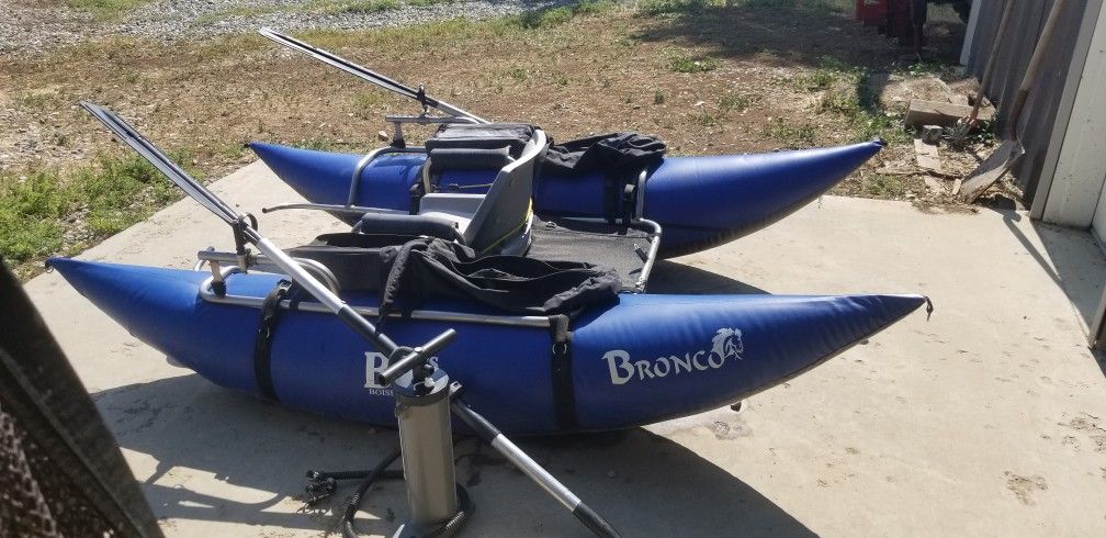 Buck's Bag's Boise Idaho (Bronco) Pontoon 8ft