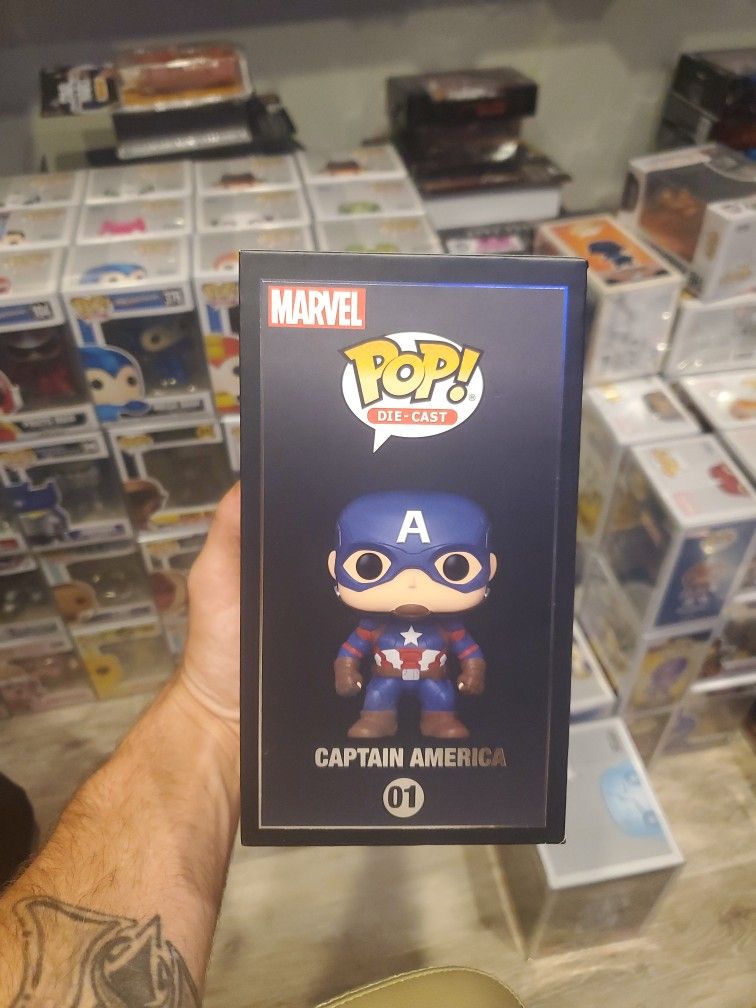 Funko Pop! Marvel Civil War Captain America Die Cast (2021 Summer Convention Exclusive) 01