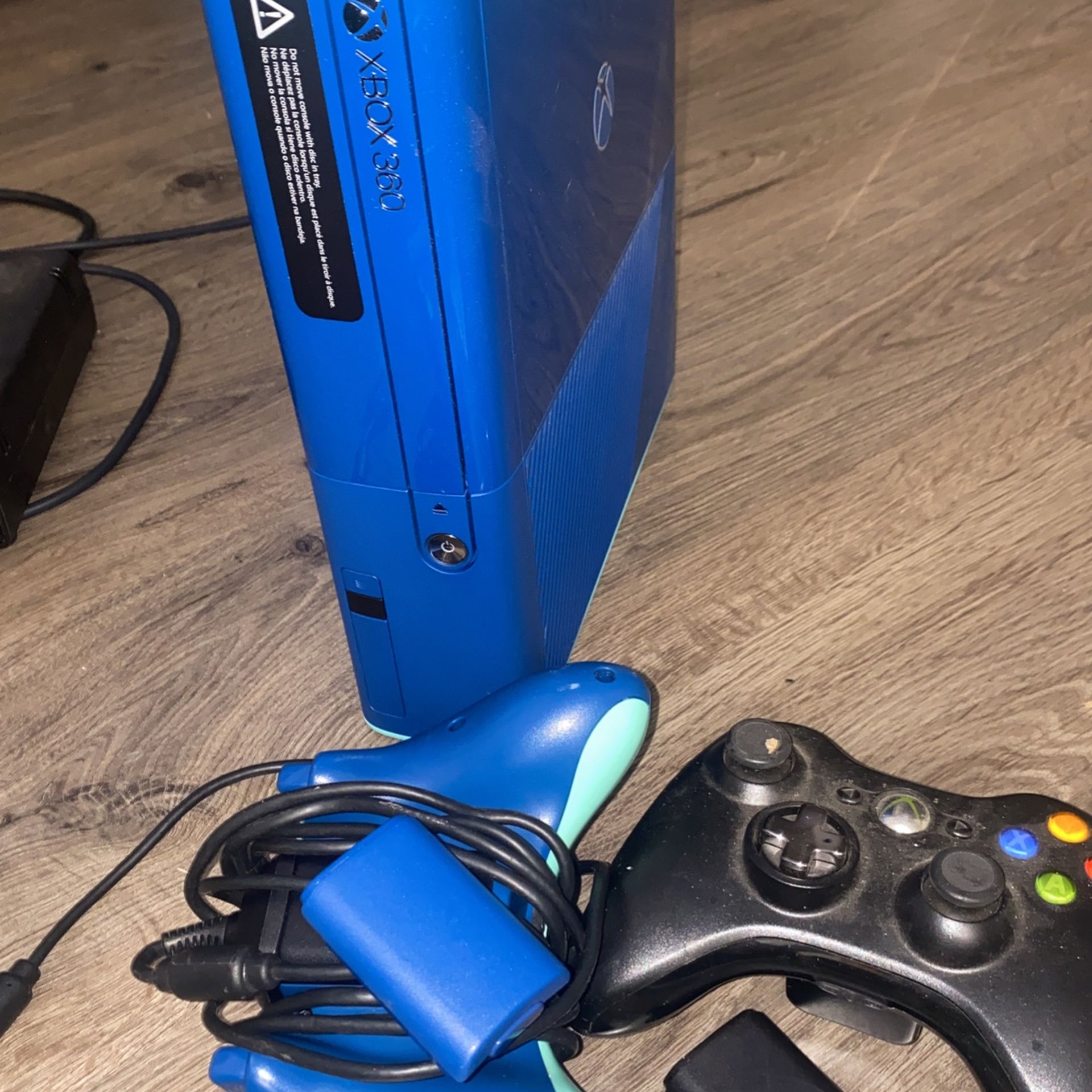 Xbox 360 Consule with Remotes & Games