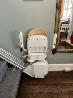 Acorn Superglide  130 stairlift  with two (2) remote  controls Thumbnail
