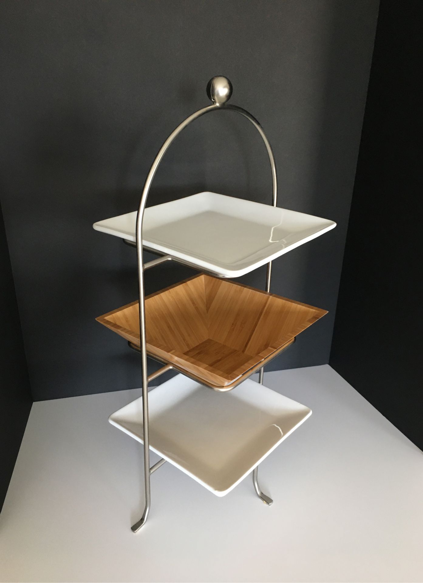Pampered Chef 3 Tier Serving Rack with 2 Plates & Bamboo Bowl