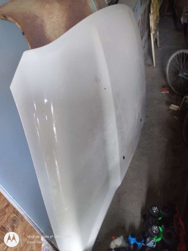 Hood 09 Dodge 1/2 Ton Good Cond. White