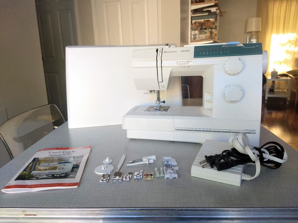 Viking Husqvarna Emerald 118 Sewing Machine for Sale in Shoreline, WA OfferUp