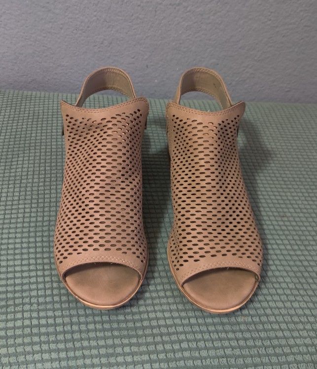 Ladies Shoes Size 8 5 For Sale In Phoenix AZ OfferUp