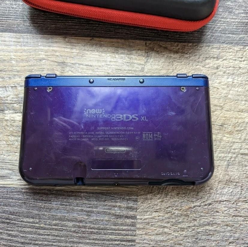 Nintendo 3DS XL Galaxy Console Bundle Charger With Luigis Mansion