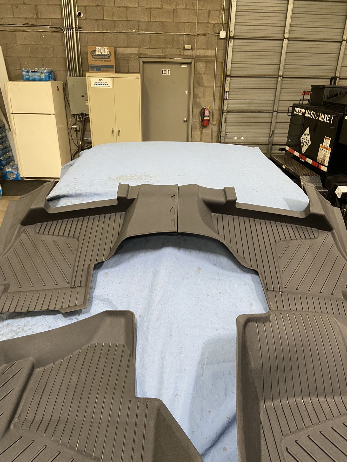 2018 -2019 Cadillac Escalade Floor Mats Brand New