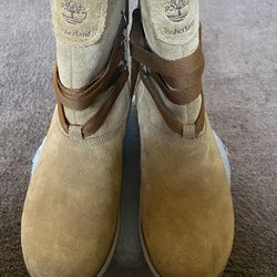 Gently Used Women Timberland Boots Thumbnail