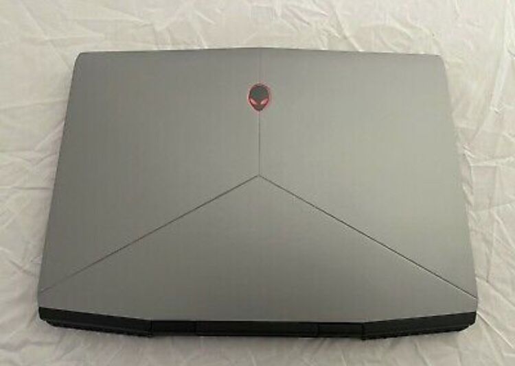 Used 2019 Alienware M15 - 32GB Ram - GEForce RTX2060 - 512GB/1TB SSD - Windows 10 Pro