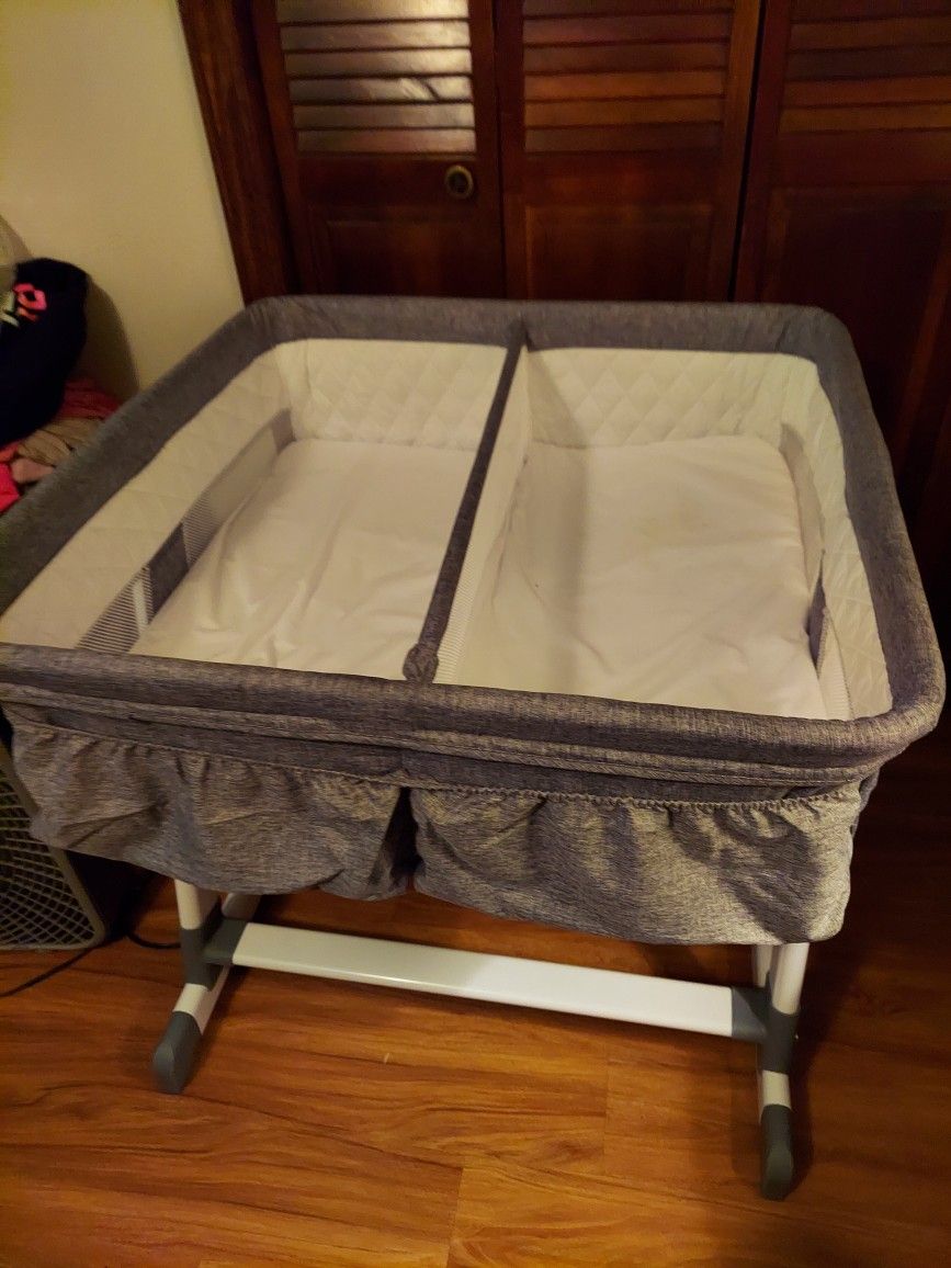Delta Twin Bassinet