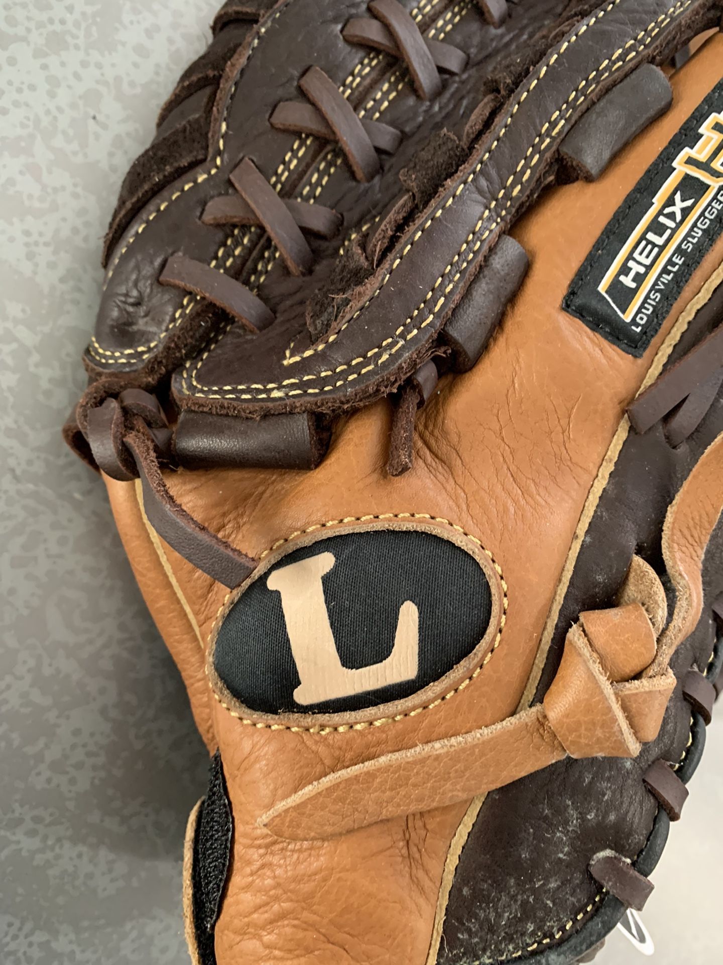 Baseball glove