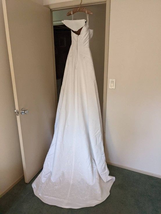 Wedding dress Size 4