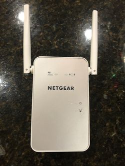 Netgear AC1200 WiFi Range Extender Thumbnail