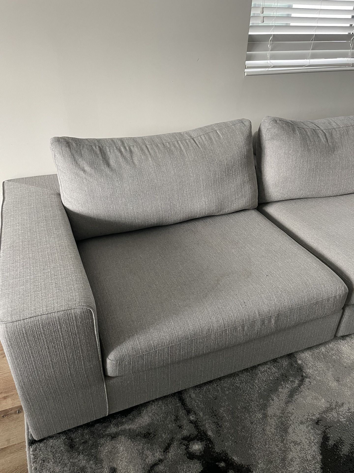 Modani Edison 3pc Couch Light Grey