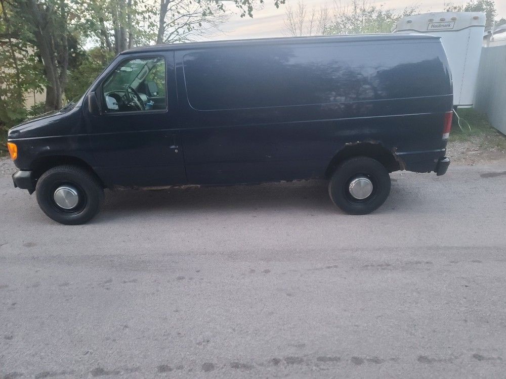 2005 Ford E-250