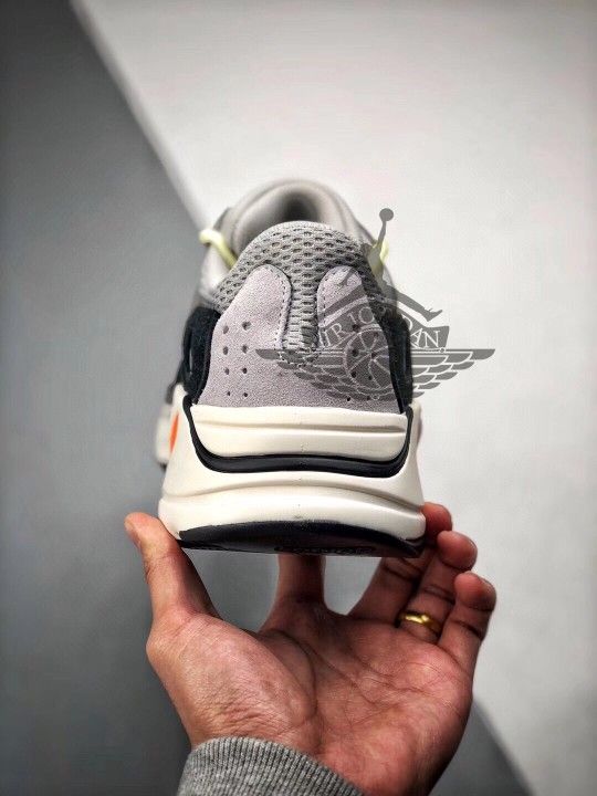 Adidas Yeezy Boost 700 Wave Runner Solid Grey Never Used