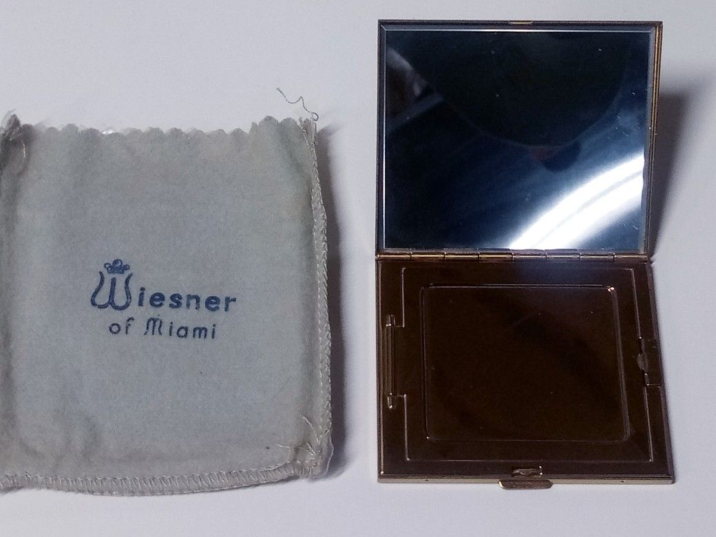 Weisner of Miami pill compact